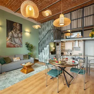 Apartment Metropolitan Loft: Center Base With Local Charm Italy